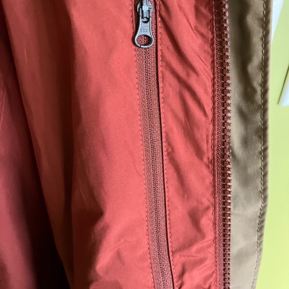 EUC MEC Gore-Tex 100% Waterproof Raincoat - Women's Large - Picture 9 of 12